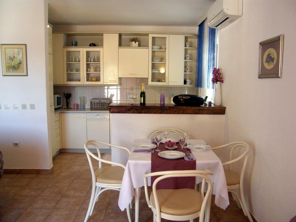Apartments Mandic Tučepi Quarto foto